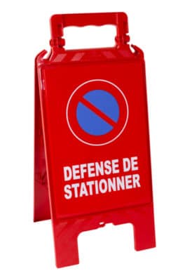 Chevalet-modulable-rouge-Plaque rouge-defense stationner-recto-hd-mini